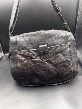Cristina Made in Italy Vintage Embossed Black Leather Shoulder Bag